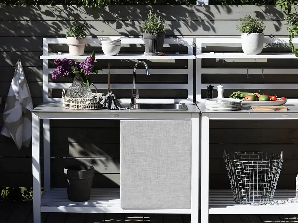 ÅMINNE UTEKÖK KOMPLETT VIT ALUMINIUM Snabb leverans