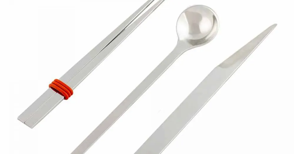 Bestick av rostfritt stål med ätpinnar i italiensk lyxdesign - Carronde Erbjudandepris