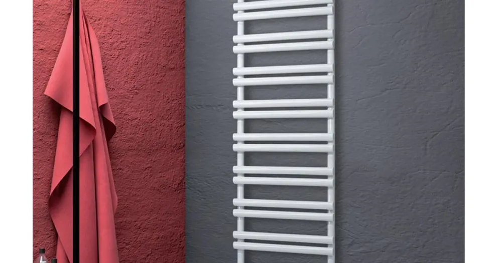Köp nu Blandad kolstålsradiator tillverkad i Italien - Bavarese