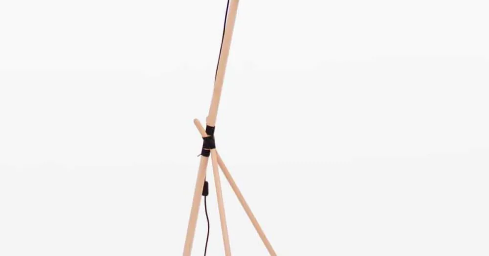 Design golvlampa i bokträ och lackerad metall - Avetta Populärt val
