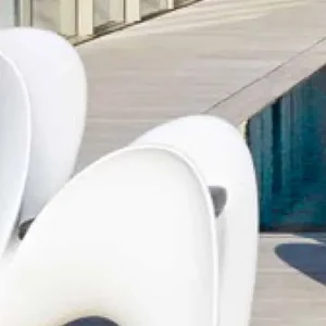Lägg i varukorgen Designfärgad plastfåtölj utomhus eller inomhus - Lily av Myyour