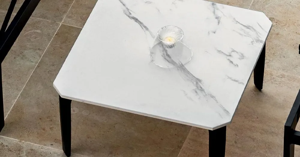 Outlet Fyrkantigt soffbord utomhus i aluminium och högkvalitativa Gres - Filomena