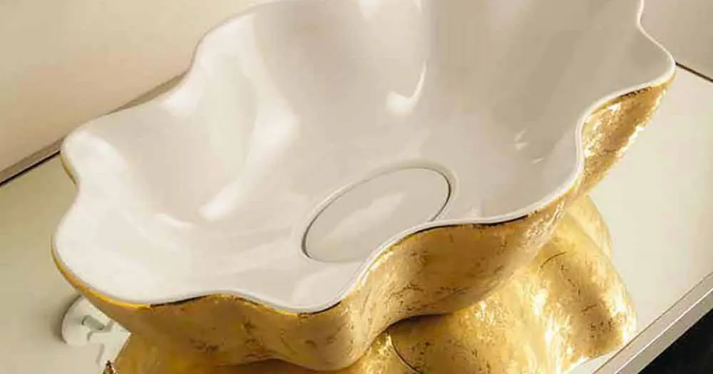 Kundfavorit Handfat i bänkskivan i vit och guld keramik gjord i Italien Cubo