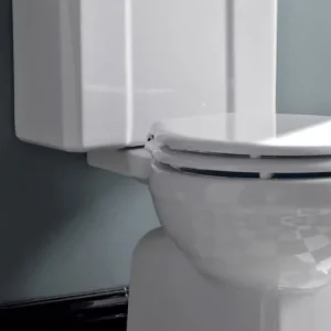 Water Monobloc Classic i vit keramik med låda tillverkad i Italien - Marwa Beställ idag